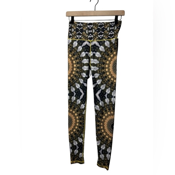 Wolven Women’s High-Waisted Leggings Small – Mandala Kaleidoscope Print - Picture 1 of 5
